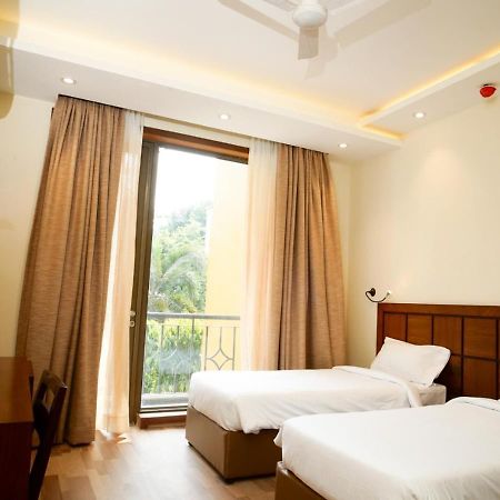 Uds Villa Scandinavian B&B - Next To Vfs New Delhi Bagian luar foto