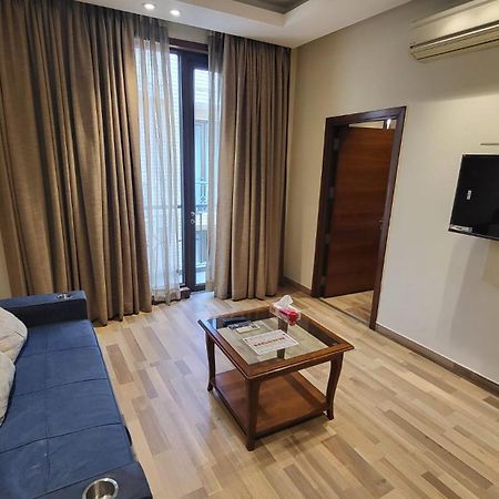 Uds Villa Scandinavian B&B - Next To Vfs New Delhi Bagian luar foto