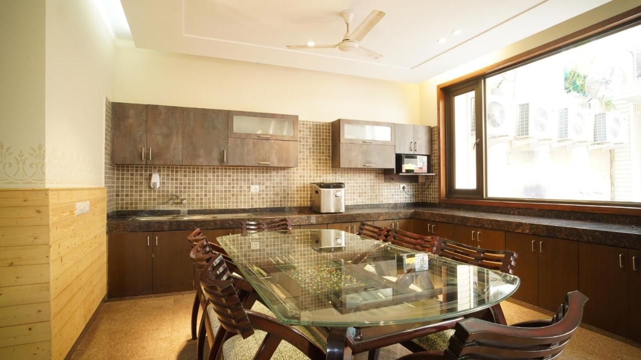 Uds Villa Scandinavian B&B - Next To Vfs New Delhi Bagian luar foto