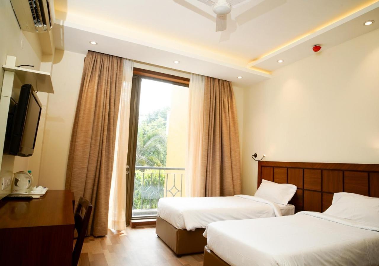 Uds Villa Scandinavian B&B - Next To Vfs New Delhi Bagian luar foto